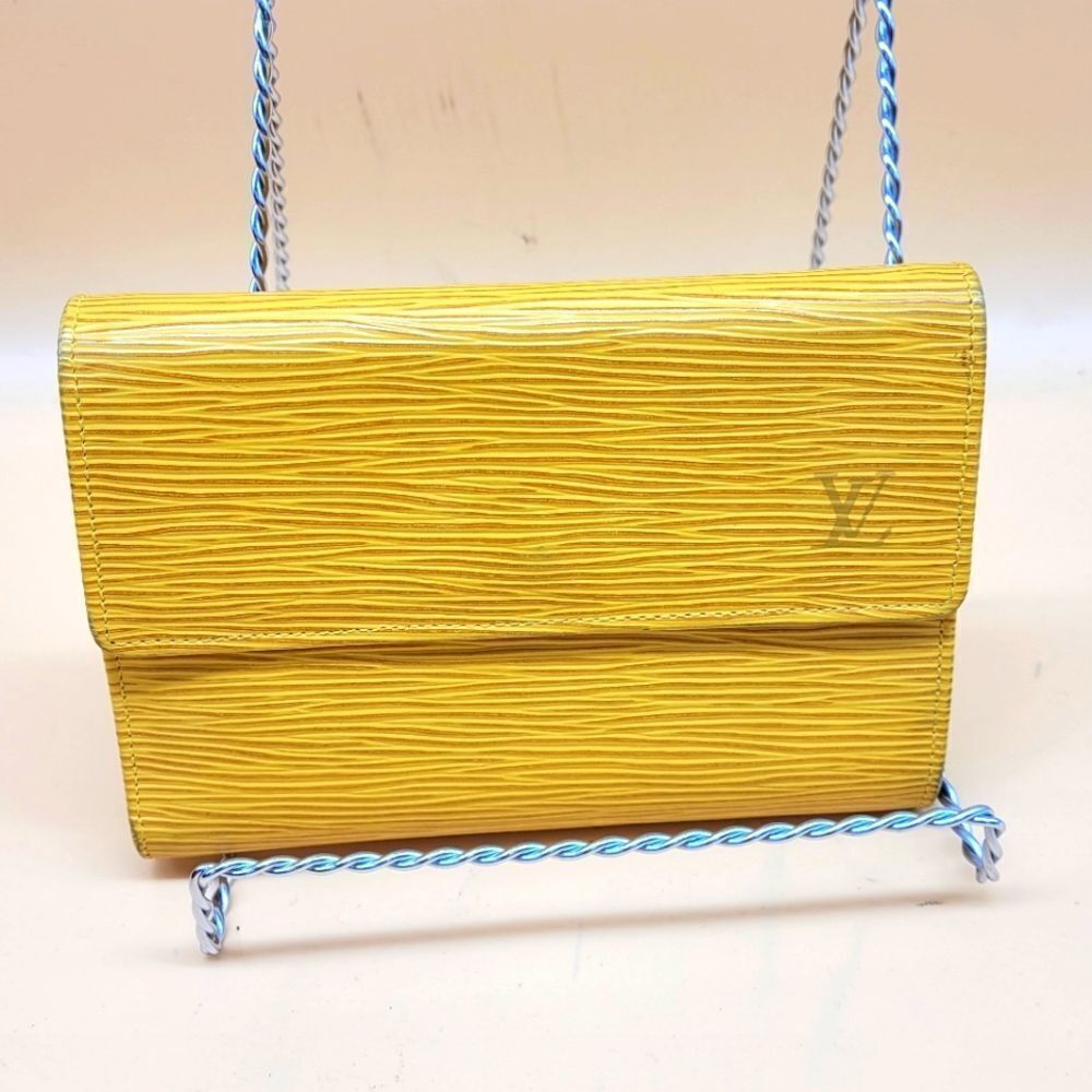 Authentic Louis Vuitton Epi Triifold Wallet